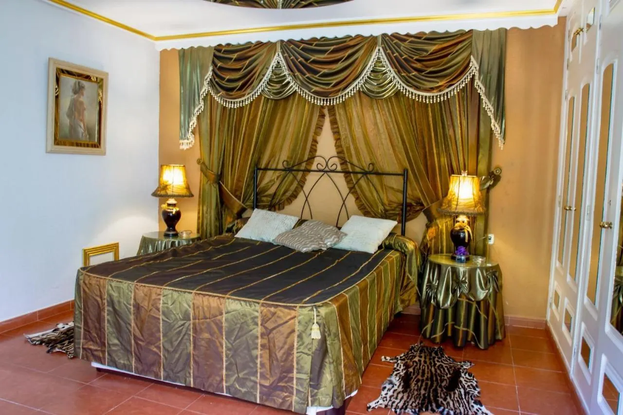 Fantastic Chalet 5 Mins Away From The Beach By Easybnb Torremolinos Spagna